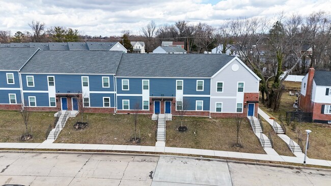 Building Photo - 5908 Arizona Ave