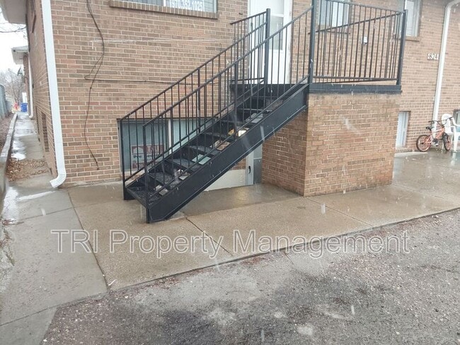 Building Photo - 824 30th Ave Pl