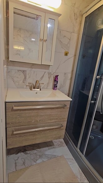 Building Photo - 317 W Fayette St