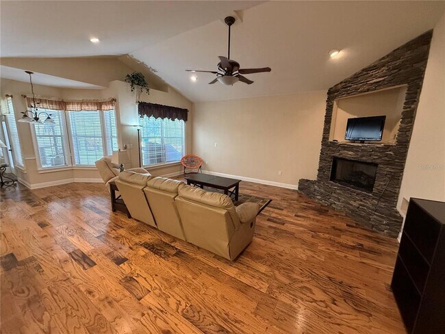 Building Photo - 8762 FL-26