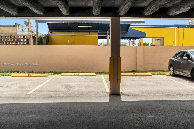 Building Photo - 3945 SW 89th Ave