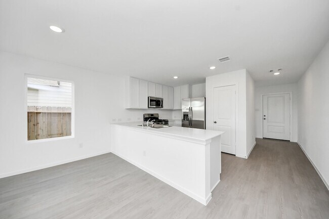 Building Photo - 25524 Roy Rogers Rd