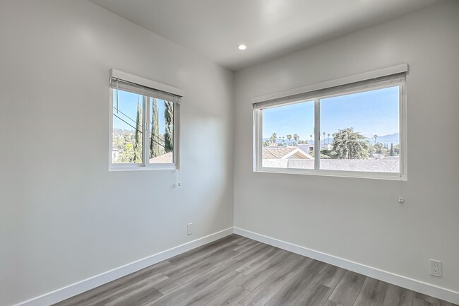 Building Photo - 2749 Griffith Park Blvd