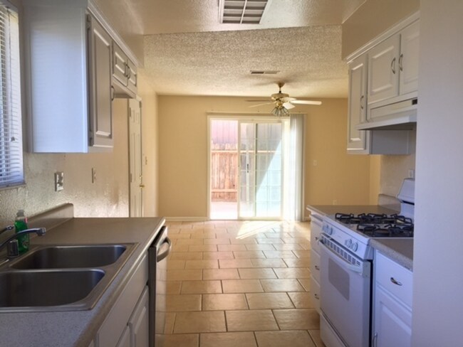 Building Photo - 7139 Baranga Dr