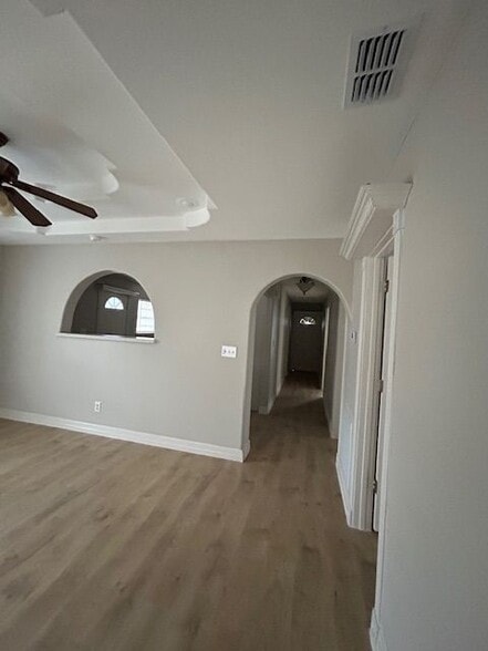 Building Photo - 210 S 1st Ave