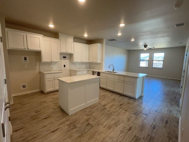 Building Photo - 5102 Rose Petal Ct