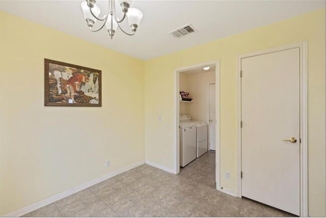 Building Photo - 15305 Mimebark Way