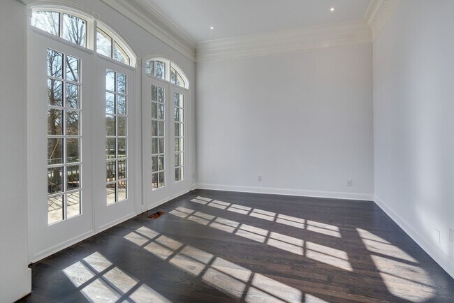 Building Photo - 1449 Willowbrooke Cir