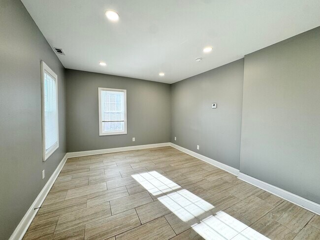 Building Photo - 353 Sherman Ave