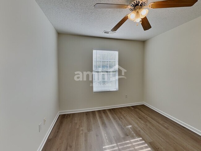 Building Photo - 5202 Carriage Woods Dr