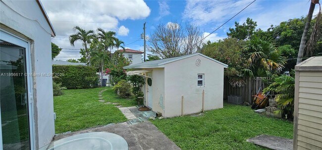 Building Photo - 1701 Shenandoah St