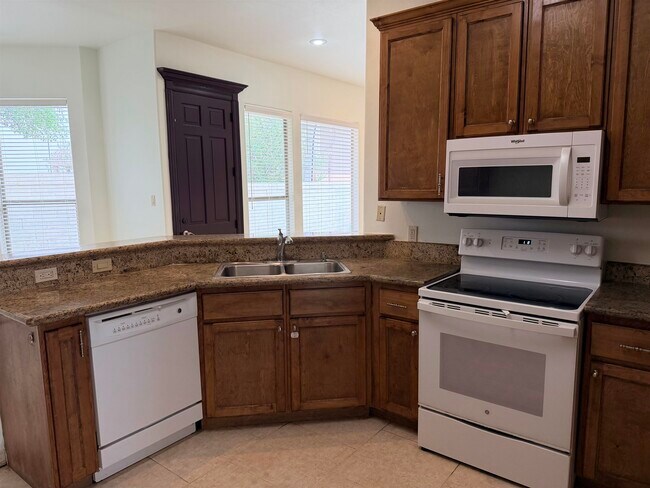 Building Photo - 7221 Lake Victoria Rd