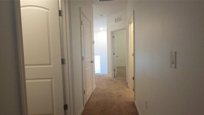 Building Photo - 5520 Angel Fish Ct