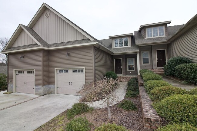 Building Photo - 45 Cypress Cir
