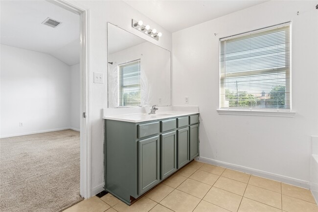 Building Photo - 11017 Panther Ct