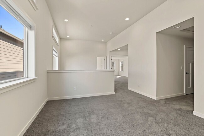 Building Photo - 2359 NE 150th St