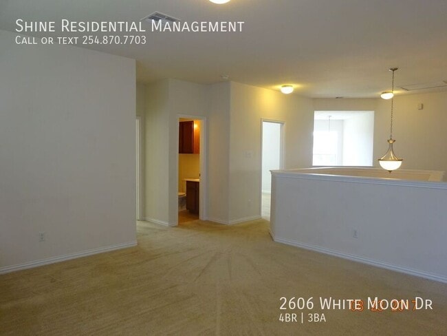 Building Photo - 2606 White Moon Dr