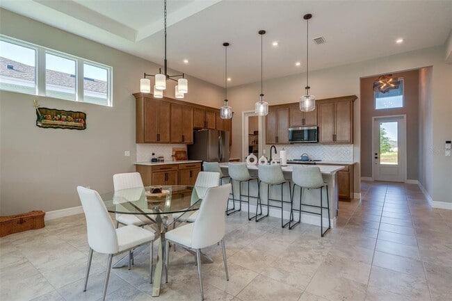 Building Photo - 887 Lk Hl Wy