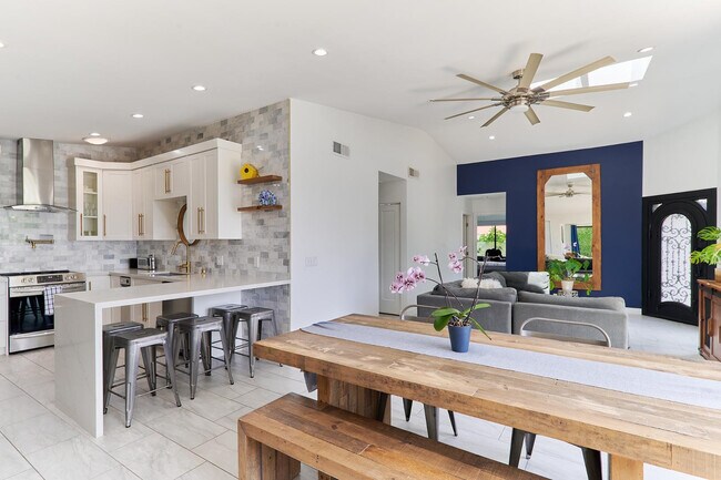 Building Photo - 8113 E Redwing Rd