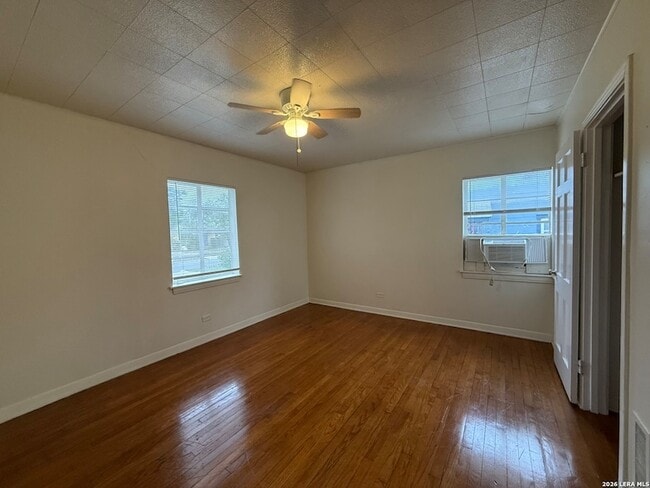 Building Photo - 374 Meredith Dr