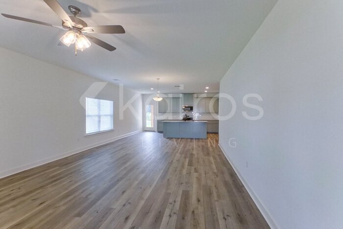 Building Photo - 7936 S Hendrick Dr