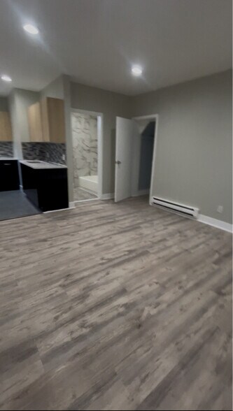 Building Photo - 10 Mitchell St