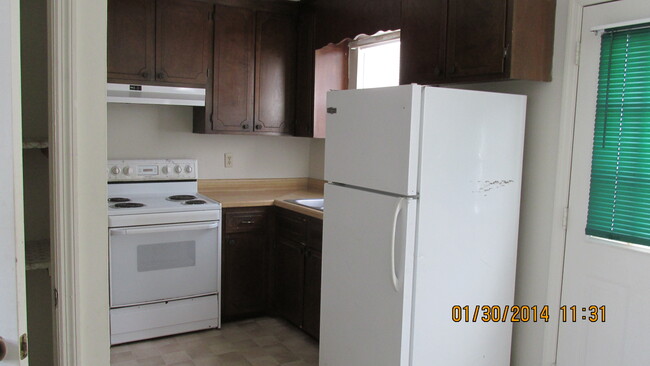 Kitchen - 175 Deer Ridge Trail