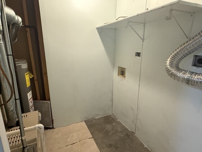 Building Photo - 3390 Canyon Dr