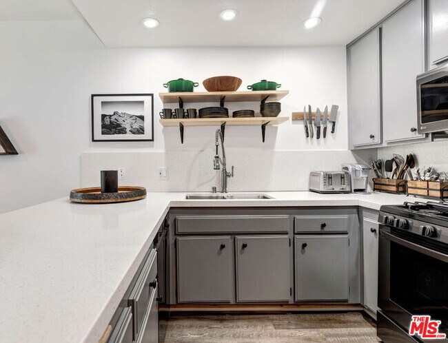 Building Photo - 1133 24th St