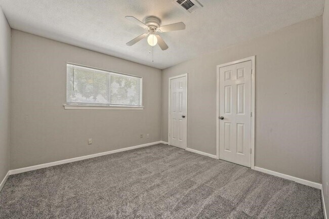Building Photo - 23906 Spring Towne Dr