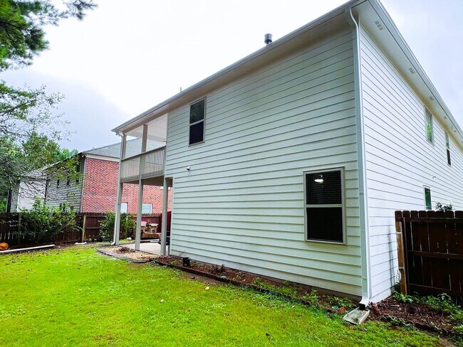 Building Photo - 3015 Carrick Rd
