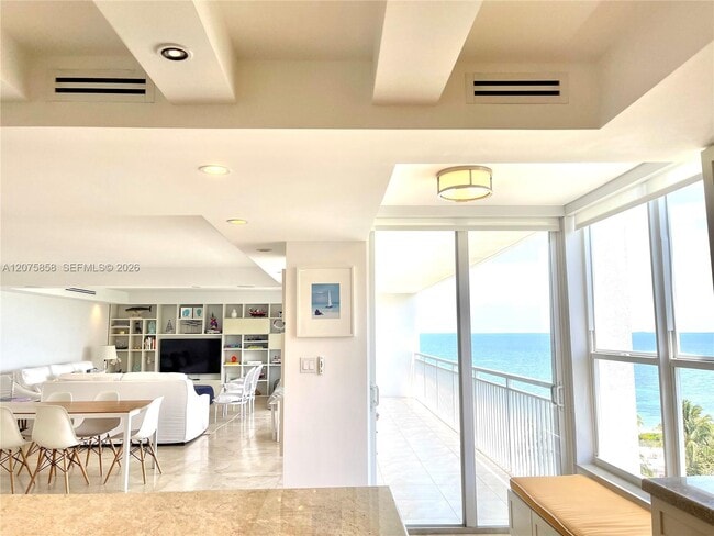 Building Photo - 605 Ocean Dr