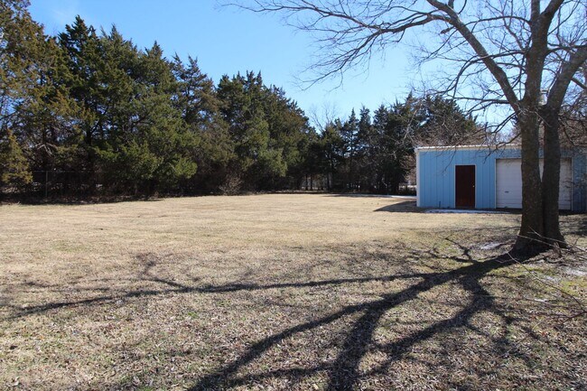 Building Photo - 2000 Alameda St