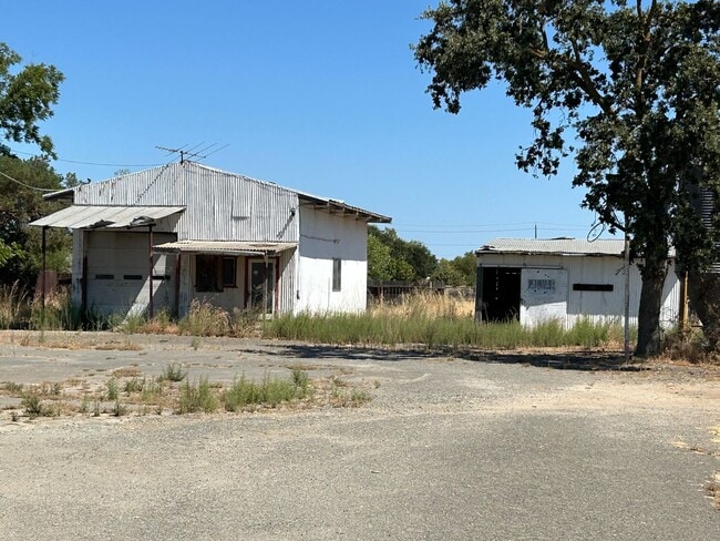 Building Photo - REDUCED!!!!