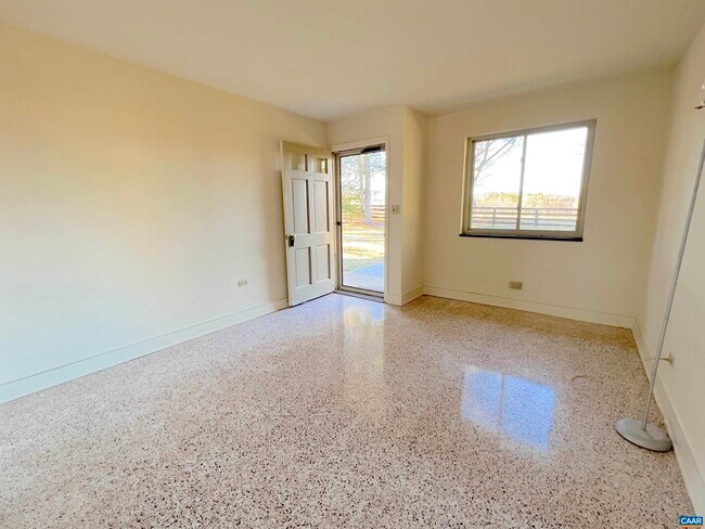 Building Photo - 2617 Bonny View Ln