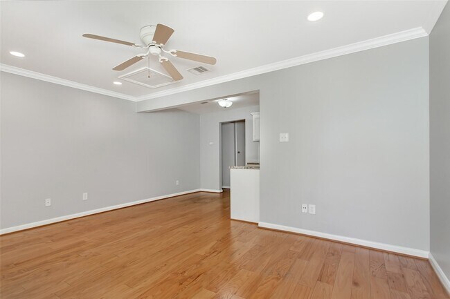 Building Photo - 4931 Junius St