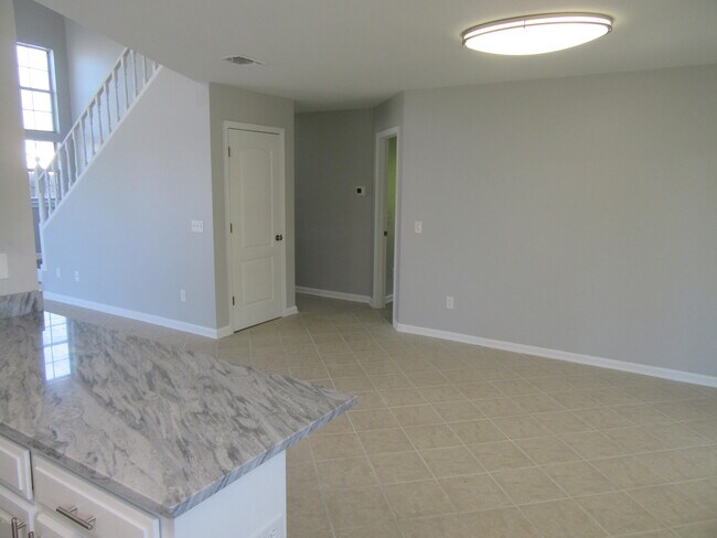 Building Photo - 801 Plantation Way