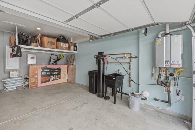 Building Photo - 2081 Acara Cir