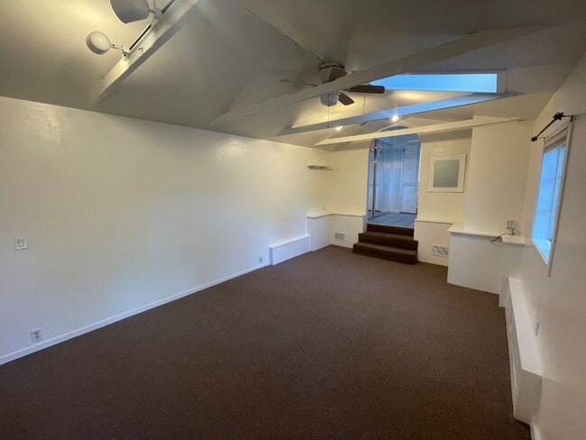 Building Photo - 38 Rosebank Ave