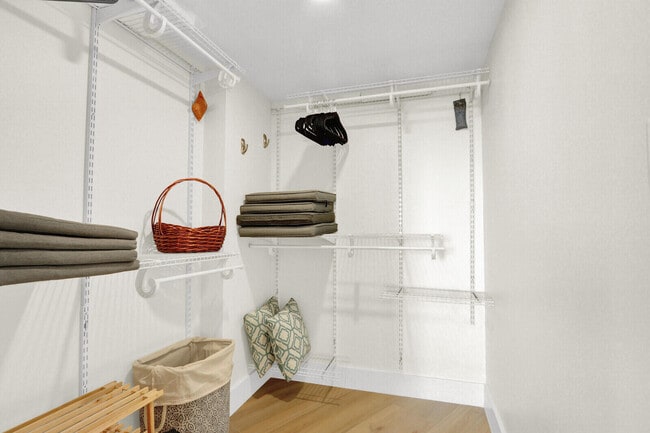 Building Photo - 5420 N Ocean Dr