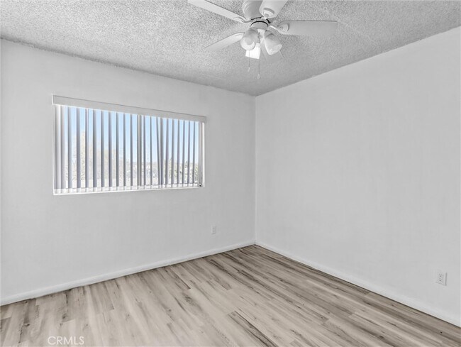 Building Photo - 151 E 95th St