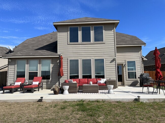 Building Photo - 200 Hot Spring Valley