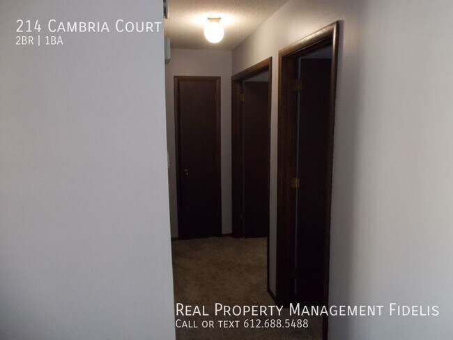 Building Photo - 2 Bedroom, 1 Bathroom Townhome in Woodbury