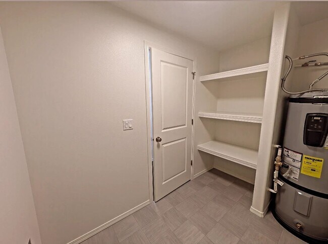 Building Photo - New Single Level Home in New SunRidge Community