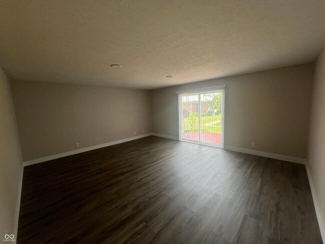 Building Photo - 939 W McKay Rd
