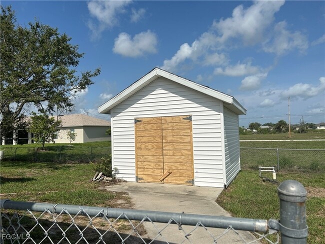 Building Photo - 2805 NW 5th Pl