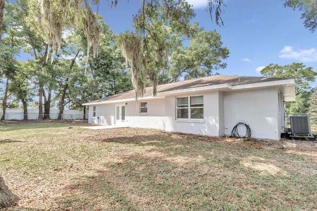 Building Photo - 2405 SE 46th Ct