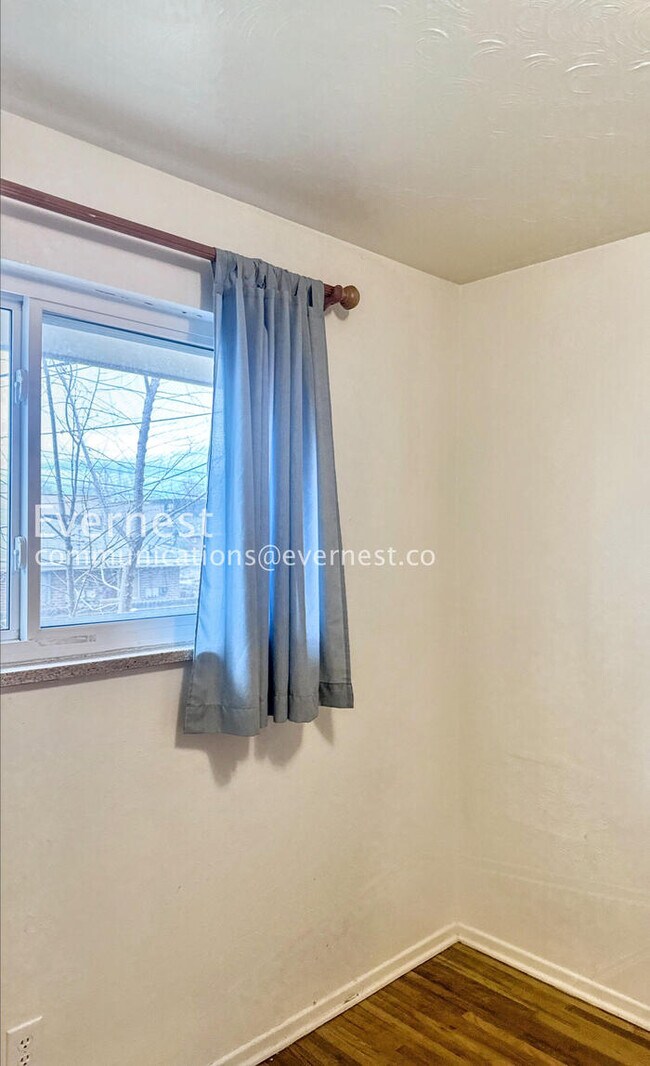 Building Photo - 5618 S Fox Cir