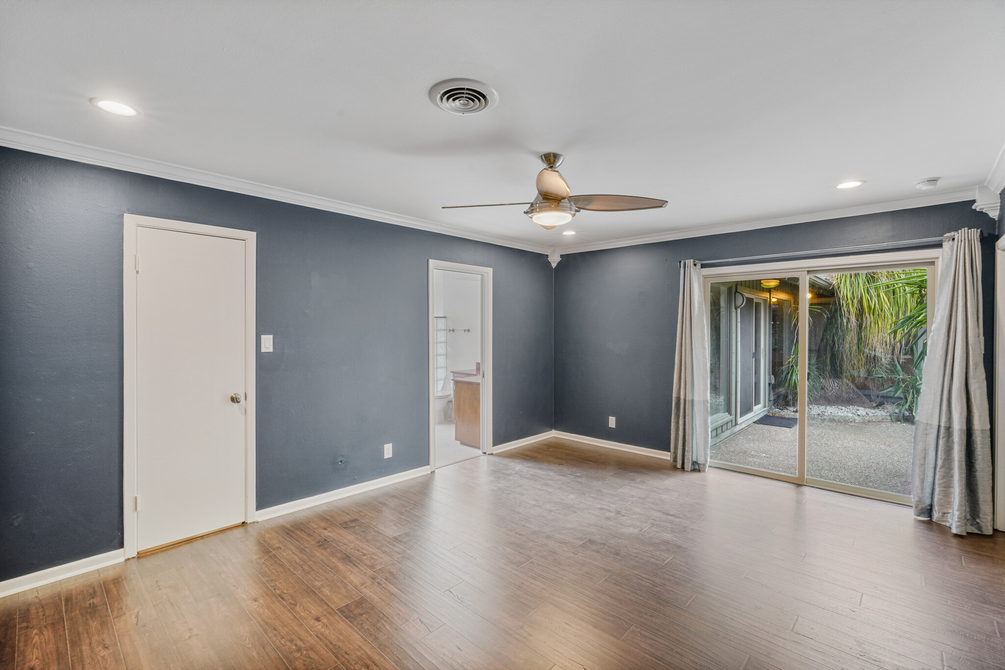 Building Photo - 4942 Cherry Hills Dr