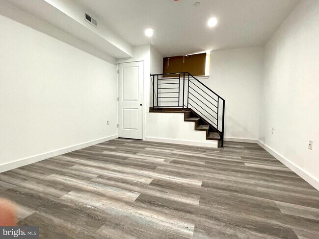 Building Photo - 1134 Mt Vernon St